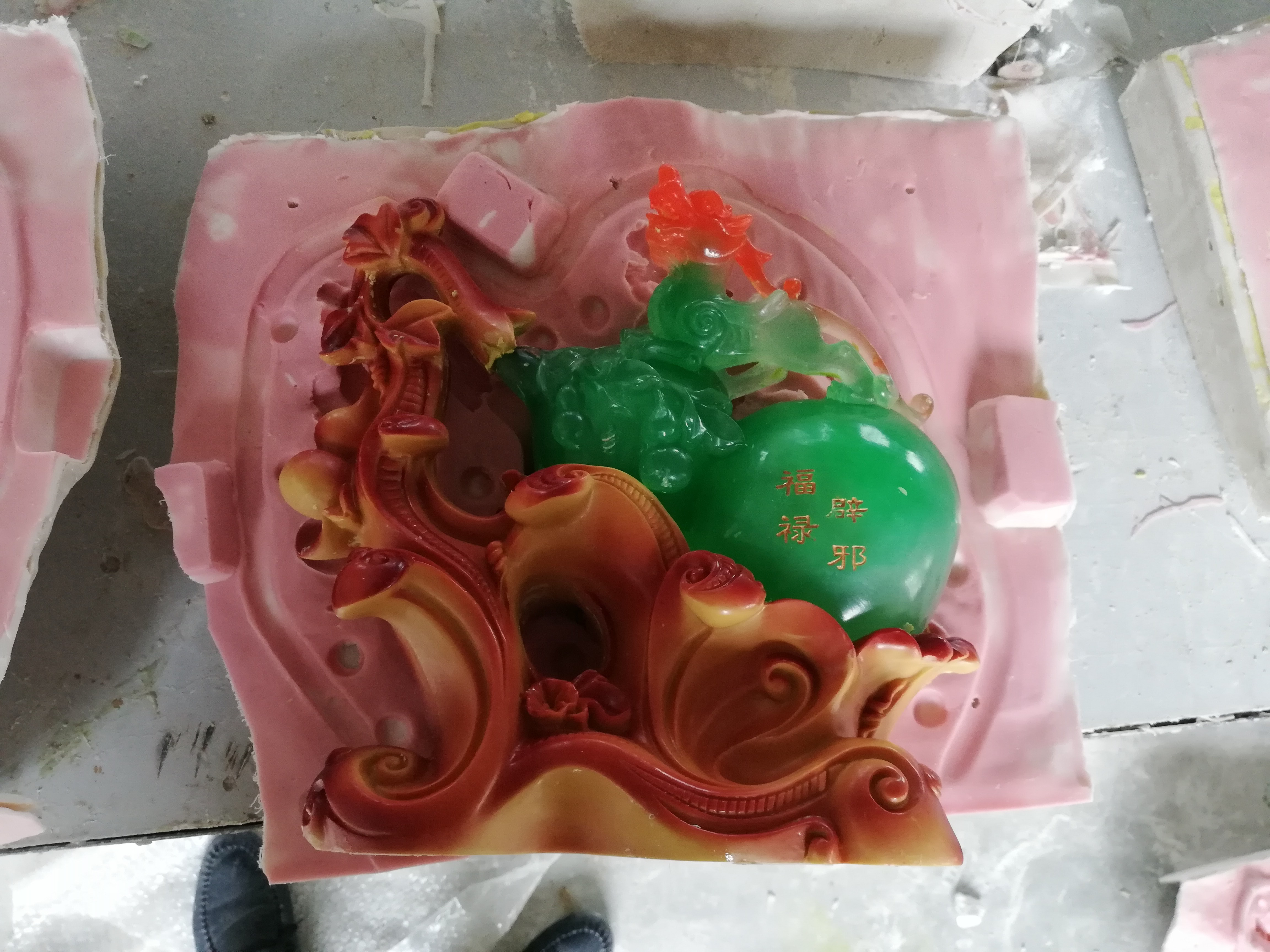 工業(yè)級模具硅膠不耐高溫怎么辦？